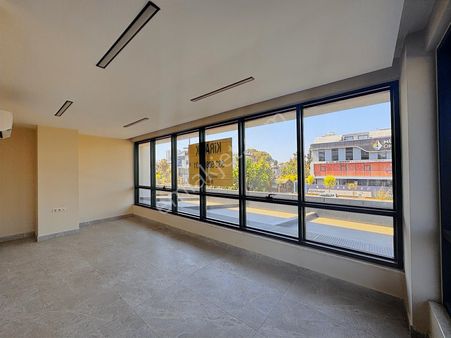 B.ecevit Bulvarı Üzerinde Starbucks Yanı Dubleks İşyeri