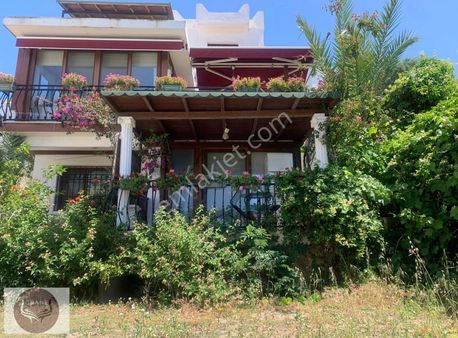 Yalıkavak Küdür'de 1+1 Manzaralı Teraslı Sahile 2 Dk. Bahçe Katı