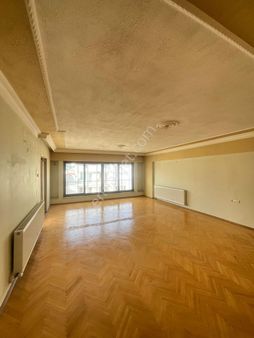 Atatürk Bulvarı Üzerin De Satılık 4+1 240 M² Satılık Daire ! ! !