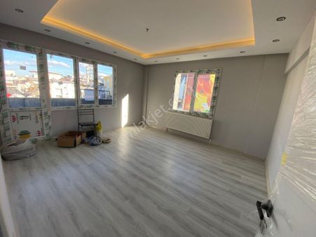 Acill Buca M.kemal Mah.de Opet Caddesi Üzeridende 2+1 100m2 Dgazlı Full Tadilatlı Satılık Daire