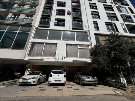 Karşıyaka Serinkuyu’da Anadolu Cad. Üzeri 6 Yıllık 2+1 | Net 70m² Kapalı Mutfak Kiralık Daire