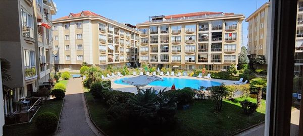 Franco Vadi Evlerinde Metro 5 Dk Mesafede Havuzlu Site İçi 2+1