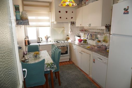 Egekentte Satılık 3+1 Çift Balkonlu+asansörlü Çiğli Serkan Dan