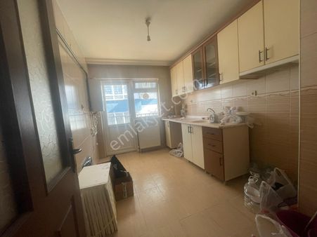 Sincan Pınarbaşı Mahallesinde 3+1 Kiralık Ara Kat Asansörlü Daire