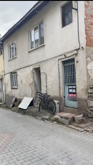 Deniz Yiğit Emlak'tan Bahçelievler Mahallesinde Satılık 2 Katlı Bahçeli Müstakil Ev