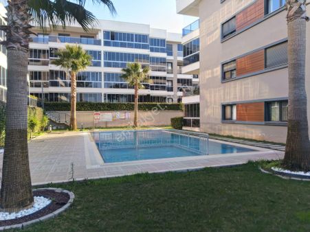 Menderes Turyap'tan Barbaros Mh. Havuzlu Site İçi Satılık 2+1