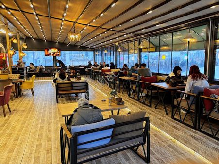 Kayaşehir Merkez Avmde 10 Yıllık İşlek Cafe Devren Kiralık