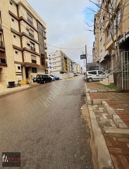 Karabağlar Da Satılık Dükkan