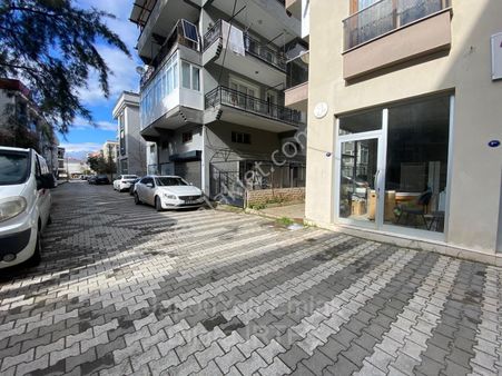 Menderes Merkezde Migros Yakını Yeni Binada Kiralık Dükkan