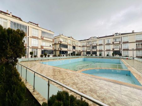 Karasu Çiğdem Emlaktan...denize Çok Yakın & Havuz Başı ^^1+1^^