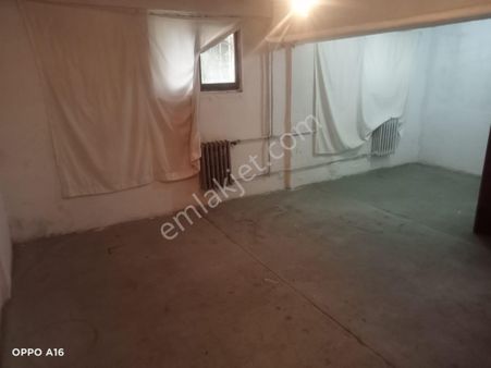 Başkent Hast Karşı Sokağında Herşey Dahil Yıllık 60000 Tl Kıralık Depo