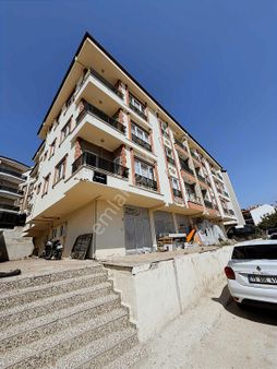 İnal Emlaktan Emekte Eşyalı Satılık 1+1 55 M2 Daire