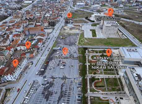 Arnavutköy Taşoluk'ta Belediye Yanı Satılık Dükkan