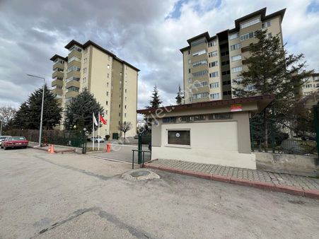 Turyap Tan Park Caddesinde Metiş Çayyolu'nda 2+1 Satılık Daire