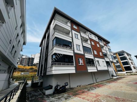 Ömürevleri Mevki Cambalkonu Takılı Kiralık 1+1 Daire