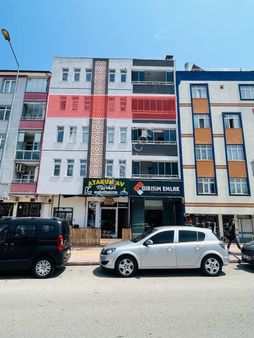 Ömürevlerinde Tramvaya 100 M Eşyalı 3+1 Kiralık Daire