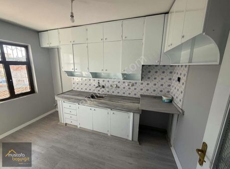 Mustafa Başyığıt Emlaktan Gazi Okulunun Orda Doğalgazlı 2+1