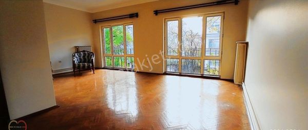 Bahçelievler 3+1 Ara Kat Ön Cephe Kombili Daire