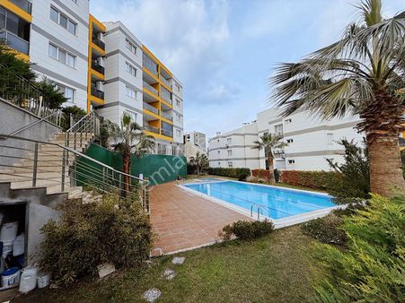 Kuşadası Merkeze Yakın Eşyalı Güvenlik Ve Havuzlu 3+1 Satılık