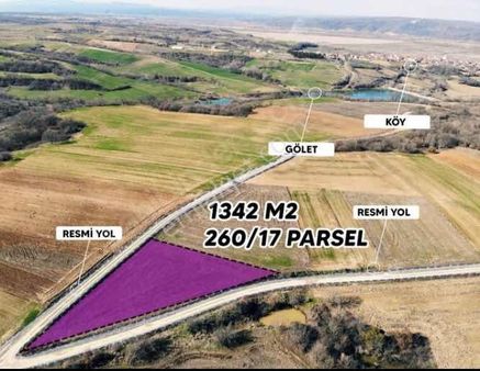 Köşe Başı İki Yola Cepheli Emsalsiz Tarla