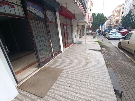 Pendik Güzelyalı E-5 Altında Anacaddeye 1 Parsel Kiralık 160m2 Düz Dükkan