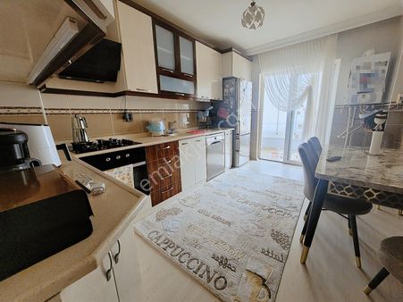 Yayla Mahllesinde Katta Asansörlü Masrafsız 3 Oda 1 Salon Daire