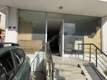 Sultanbeyli M.sinan Mah'de Satılık 80 M2 Bodrumlu Dükkan