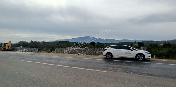 Kuşadası Yeniköy Çınar Kirazlı Bölgesinde Yola Sıfır Arsa