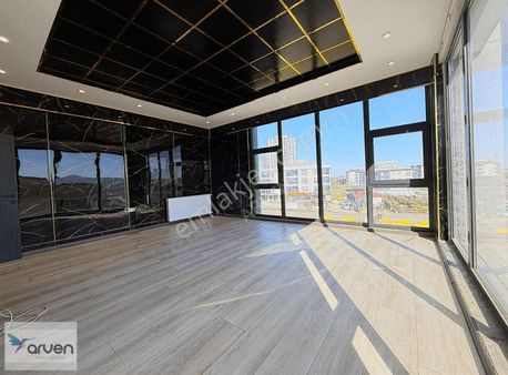 Rte Bulvarına Cephe Yüksek Tabela Değerine Sahip Satılık Ofis