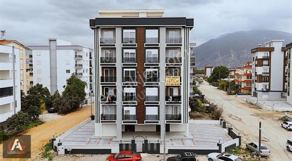 Faruk Arısandan Denize Çok Yakın İskanlı Ve Kullanışlı 2+1 Daire