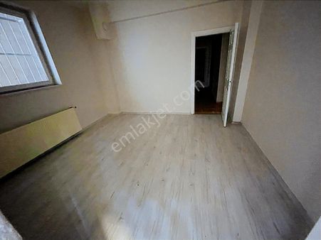 Eyüp Alibeyköyde Bahçe Kati Daire 2+1 Kiralık