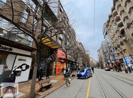 Bess'den Kılıçoğlu Plaza'da Kiralık 4+1 İşyeri (ofis)