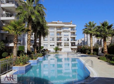 Uluç Mahallesi Olivium Sitesinde Site İçi, Güvenlikli 3+1