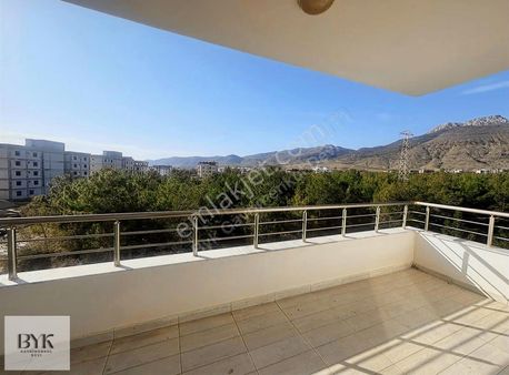 Geniş 95 M2 Ara Kat Yatırımlık Satılık Daire