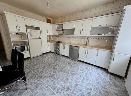 İks Emlaktan Kiralık Eşyalı 3+1 Daire