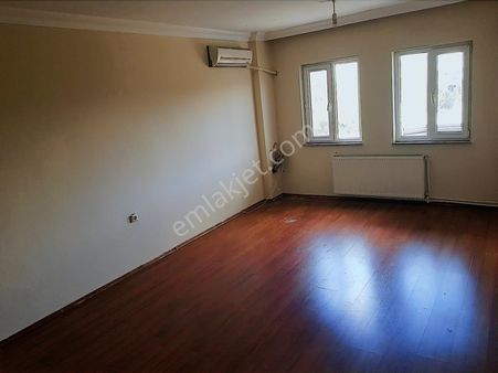 Peys'den Üçevler'de Kargaşadan Uzak Aile Apartmanı İçerisinde3+1