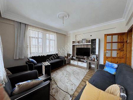 Özgür Emlaktan Üç Cehpe Açık 3+1 Daire