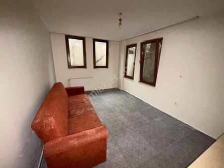 Marmara'dan Ayşekadın Ana Cadde 1+1 Satılık Daire