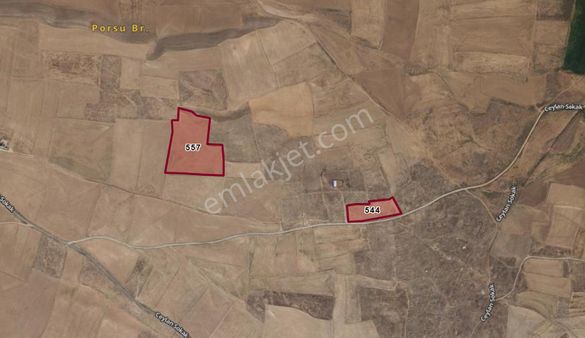 Afyon Emirdağ Gömüde 26420 M2 '2 'parsel Satılık Tarla