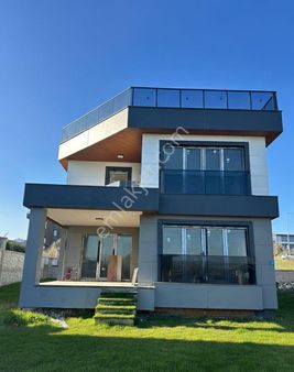 Tekirdağ Süleymanpaşa Atatürk Mah. Müstakil Havuzlu Satılık Lüks Villa