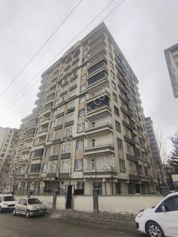 Seyran Emlak'tan Merkezi Konumda Kiralik Geniş 2+1 Daire