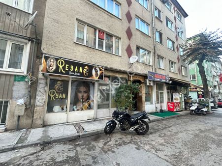 Altıparmak Yakını İntizamda | Geniş Bahçeli 45 M² Kiralık Dükkan