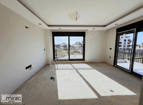 Sarılarda Ayrı Mutfaklı 2+1 Sıfır Arakat Daire