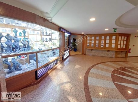 Ilıca Kumköy'de Otel İçerisinde Devren Gümüş Çelik Saat Dükkanı