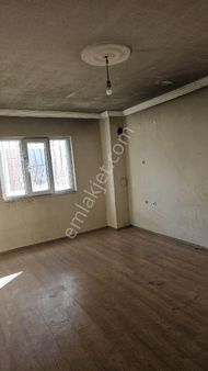 Okula Bitişik Harika Bahcesi Var2oda Salon