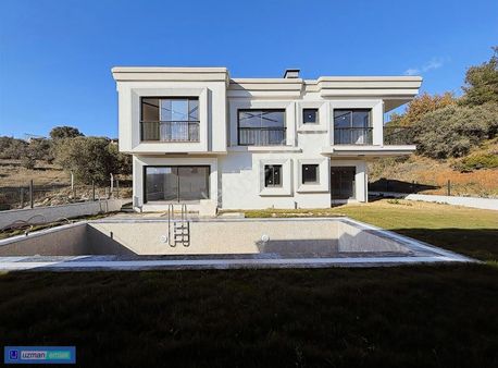 Ege Mahallesinde 4+1 Ultra Lüx Tek Müstakil Özel Havuzlu Villa
