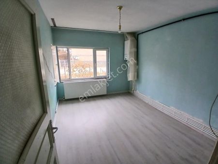 Akçay Emlak'tan Akşehir Askeri Depo Civarında Müstakil Tadında Bahçeli Doğalgazlı Kiralık 2+1 Daire