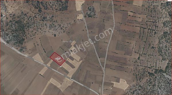 Ağlasun Çanaklı Köyünde Satılık Fırsat Tarla