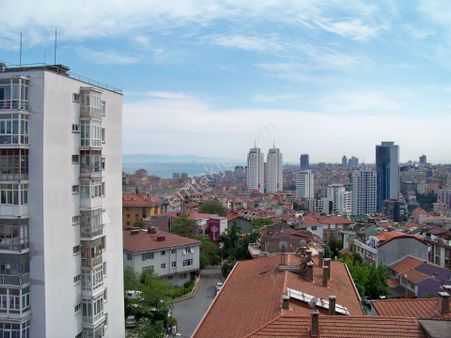 Gayrettepe Merkezde 3+1 165 M2 7. Kat Deniz Manzaralı Otoparklı Çift Asansörlü Full Eşyalı Daire