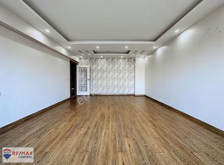 Remax Central ' Asil Vista Gold Sitesinde Arakat 3+1 Lüks Daire